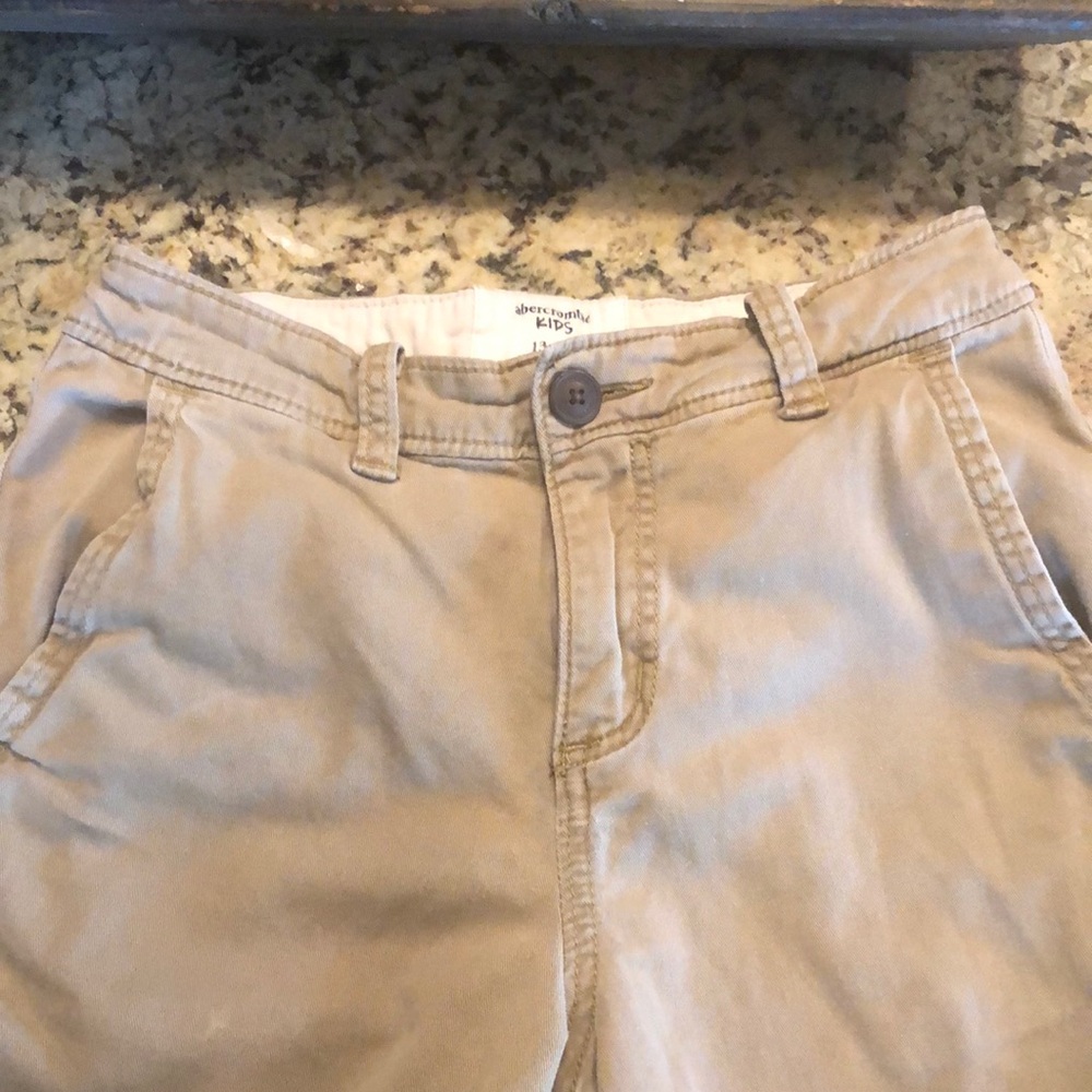 Abercrombie Kids boys brown shorts size 13/14